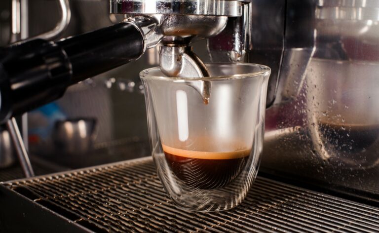Caffè Ristretto: Cos’è, Come si Prepara e la Differenza con l’Espresso